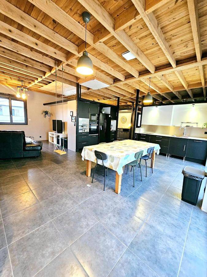 Location de vacances pour 10 personnes, avec Terrasse et Jardin à Saint-Pierre-de-Chandieu - 3