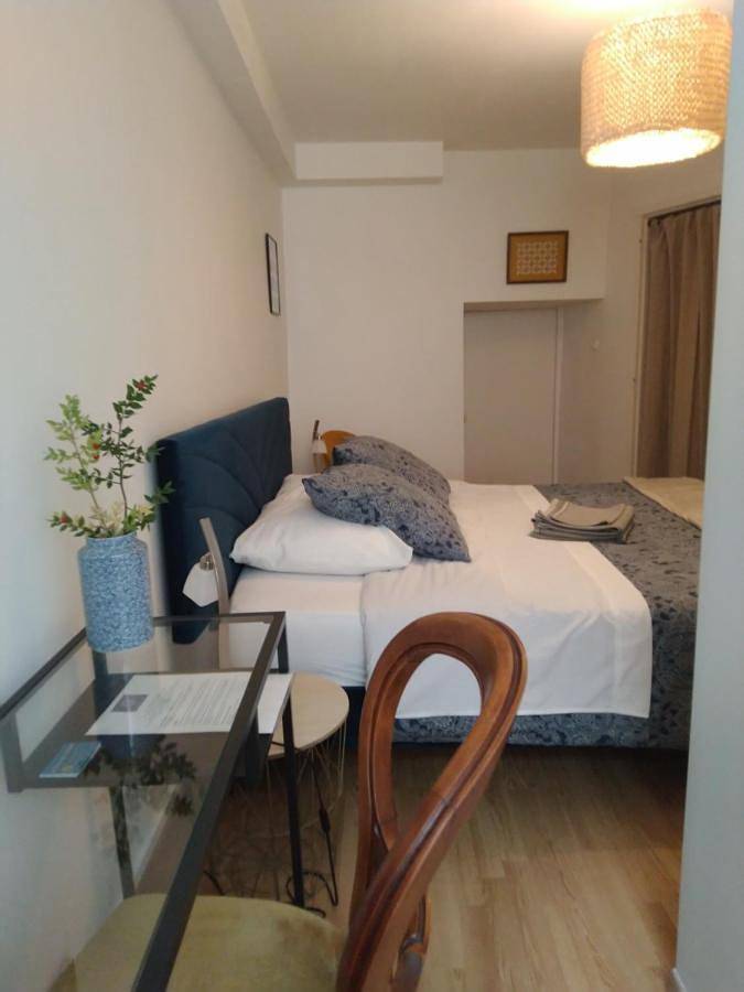 Gîte pour 2 personnes, avec vue et terrasse à Hérépian - 4