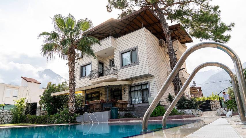Steinvilla mit 6 Zimmern und privatem Pool - Meer- und Bergblick in Göynük, Kemer
