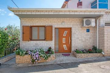 Cottage pour 2 personnes, avec terrasse et jardin à Pula