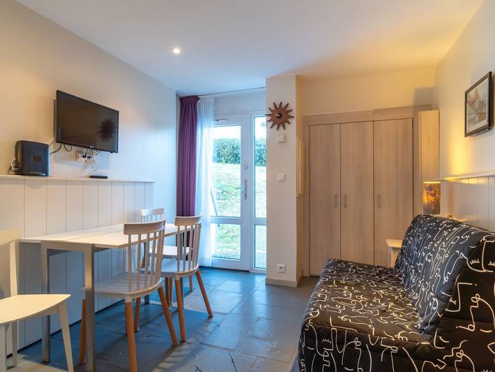 Location de vacances pour 4 personnes, avec balcon et piscine dans Plage De La Falaise - 3