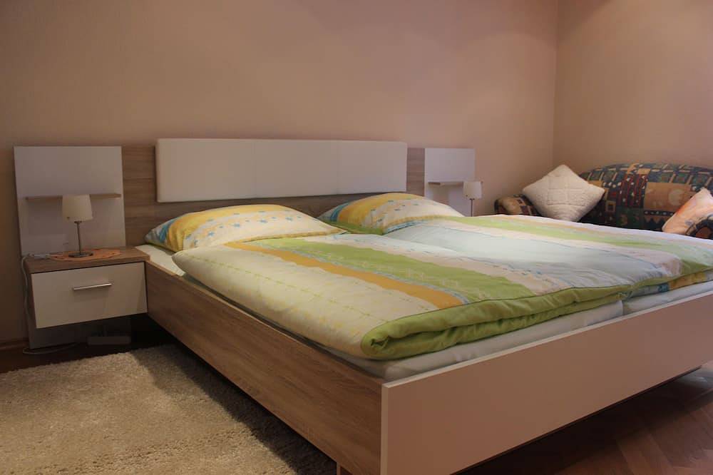 Ganze Wohnung, Ferienwohnung in traumhafter Lage mit unverbautem Blick über Elmstein in Elmstein, Saar-Nahe-Bergland