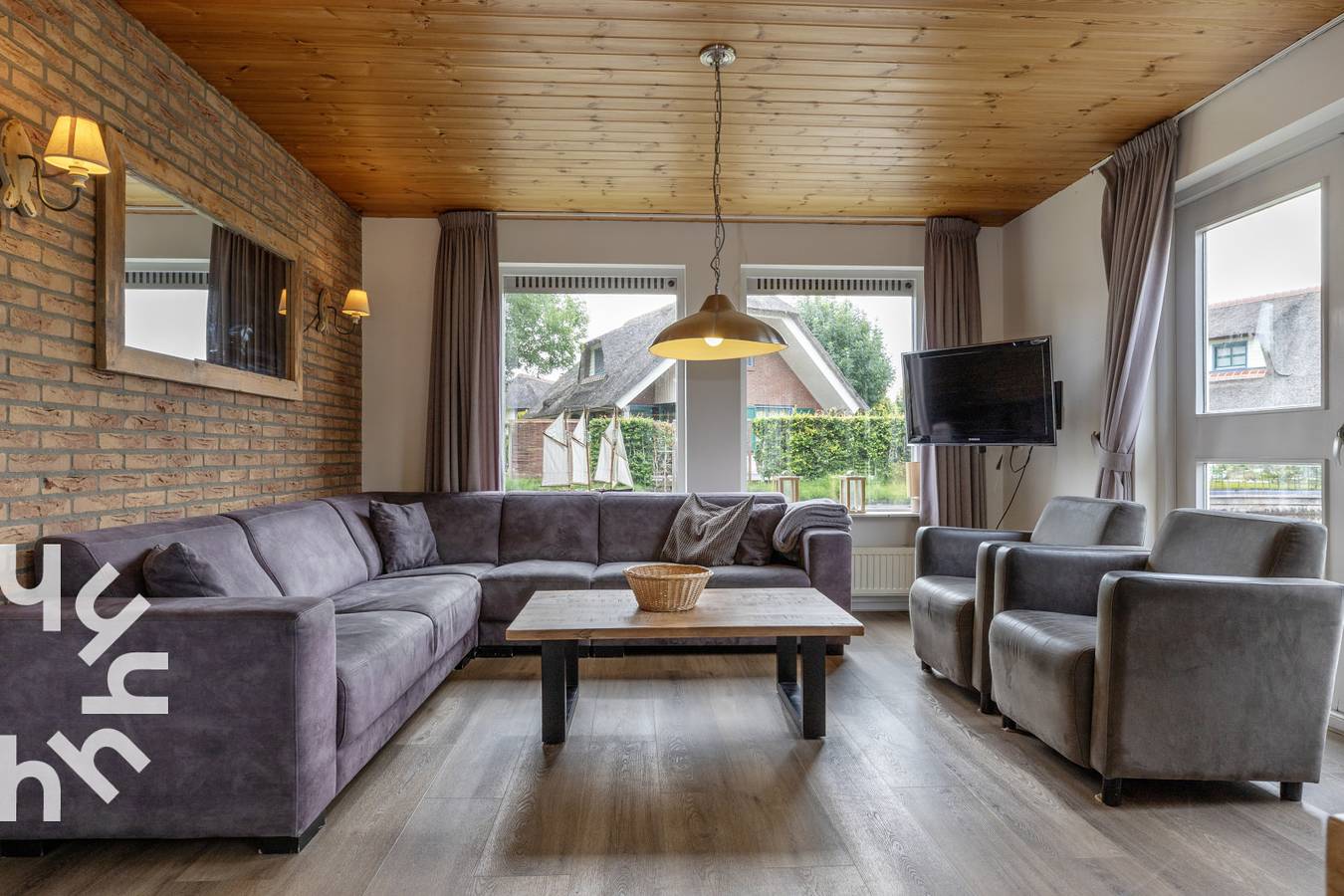 Comfortabel 10-persoons vakantiehuis aan het water met eigen aanlegsteiger nabij Giethoorn in Nationaal Park Weerribben-Wieden