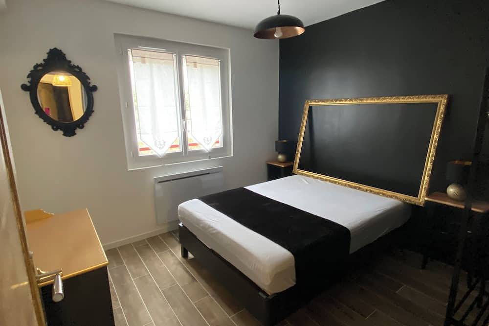 Renovated house with garden for 8 people in Fos sur Mer in Fos-sur-Mer, Istres region