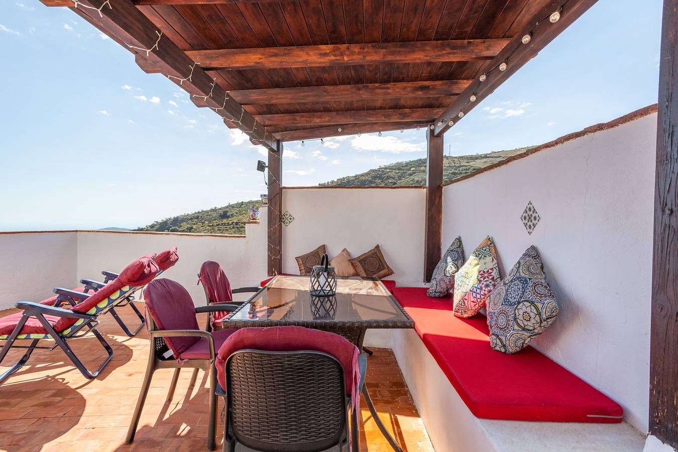 Casa de vacaciones "Zarzamora De Rubite" con vistas al mar, terraza privada y Wi-Fi in Rubite, Costa Tropical