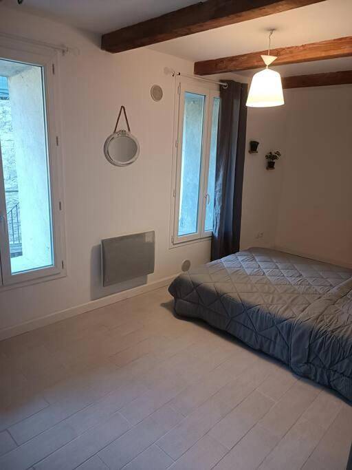 Gîte pour 6 personnes, avec terrasse et vue à Notre-Dame-de-la-Rouvière - 2