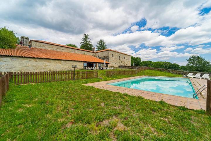 Casa rural para 2 personas, con Terraza y Jacuzzi además de Jardín y Piscina en Provincia de Orense