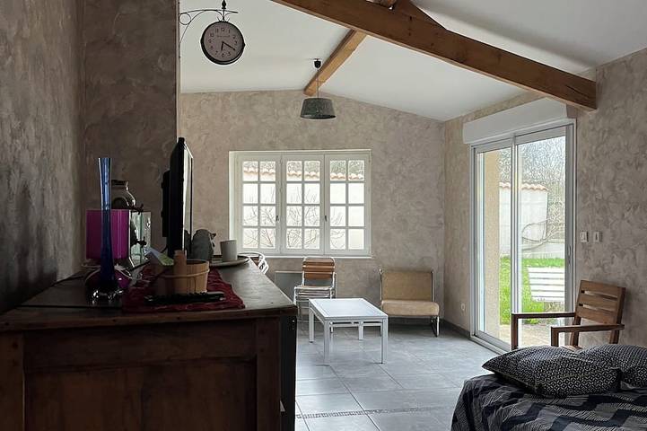 Gîte pour 6 personnes, avec jardin et terrasse à Saint-Genest-Lerpt - 4