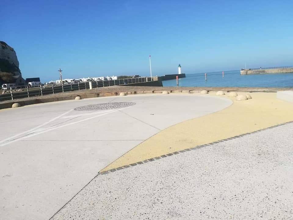 Appartement entier, One-Bedroom Apartment in Saint-Valery-en-Caux, Région de Dieppe