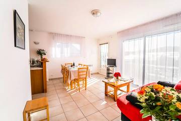 Villa pour 6 Personnes dans Albaret-le-Comtal, L'Aubrac, Photo 1