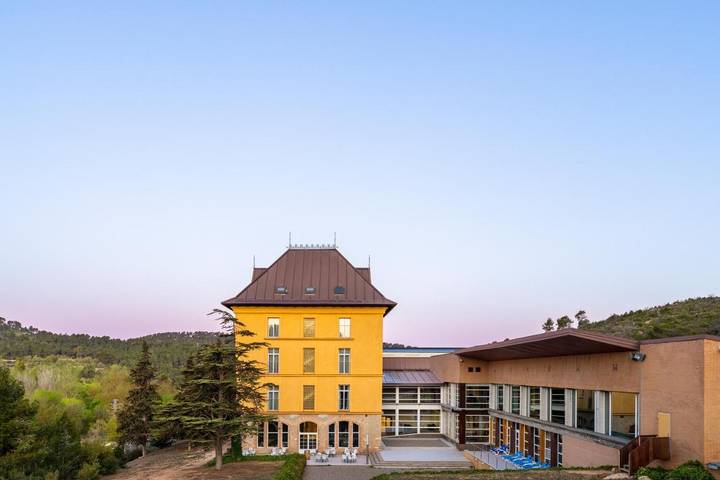 Hôtel pour 2 personnes, avec Terrasse et Jacuzzi ainsi que Jardin et Piscine
