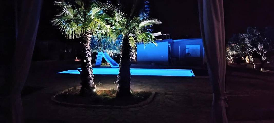 Camping für 6 Personen, mit Terrasse und Garten sowie Pool und Ausblick in Pirovac