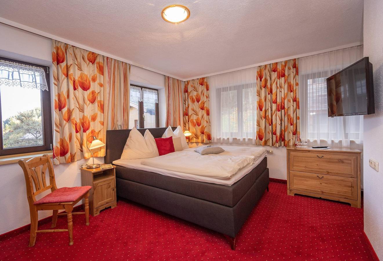 Entire holiday apartment, B&amp;B by Zillner in Zell am See (City), Zell am See