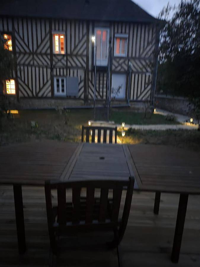 Location de vacances pour 2 personnes, avec terrasse ainsi que vue et jardin dans Mézidon Vallée d'Auge - 4