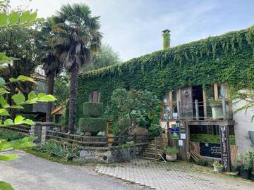 Chambre d’hôte pour 2 personnes, avec jacuzzi ainsi que jardin et terrasse dans l' Ariège