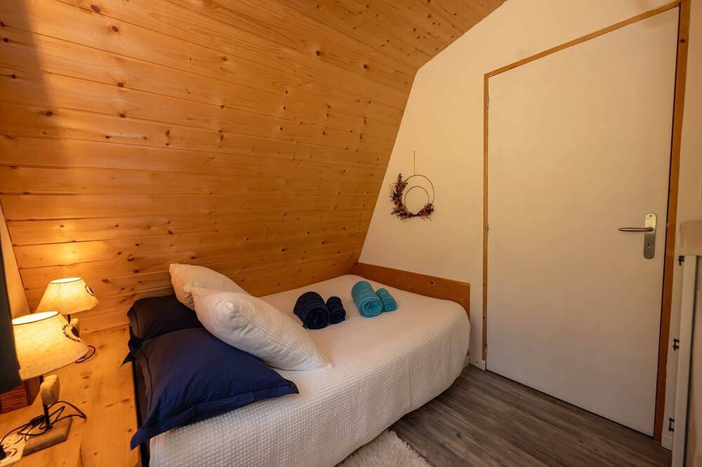 Nouveau chalet romantique à la montagne avec jacuzzi et sauna privatif in Mouthe-Lac et Mont d’Or, Französischer Jura