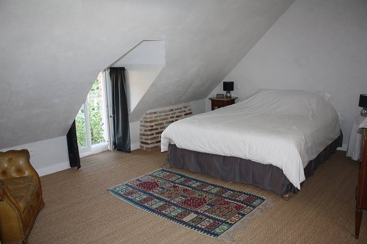 Location de vacances pour 9 personnes, avec piscine et jardin à Saint-Claude-de-Diray - 2