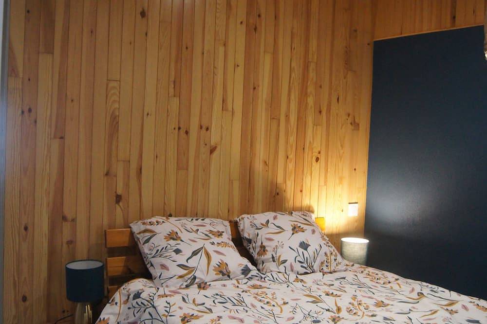 Logement dans un parc arboré ,clôturer.Avec la wifi, Clim et Netflix gratuit. in Castres, Région de Castres