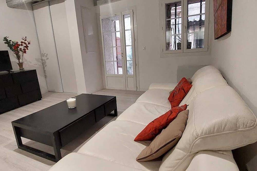 Entire apartment, Appartement T3 au Cœur de la Ville Médiévale, Entièrement Rénové Avec Goût in Les Arcs (Var), Draguignan region