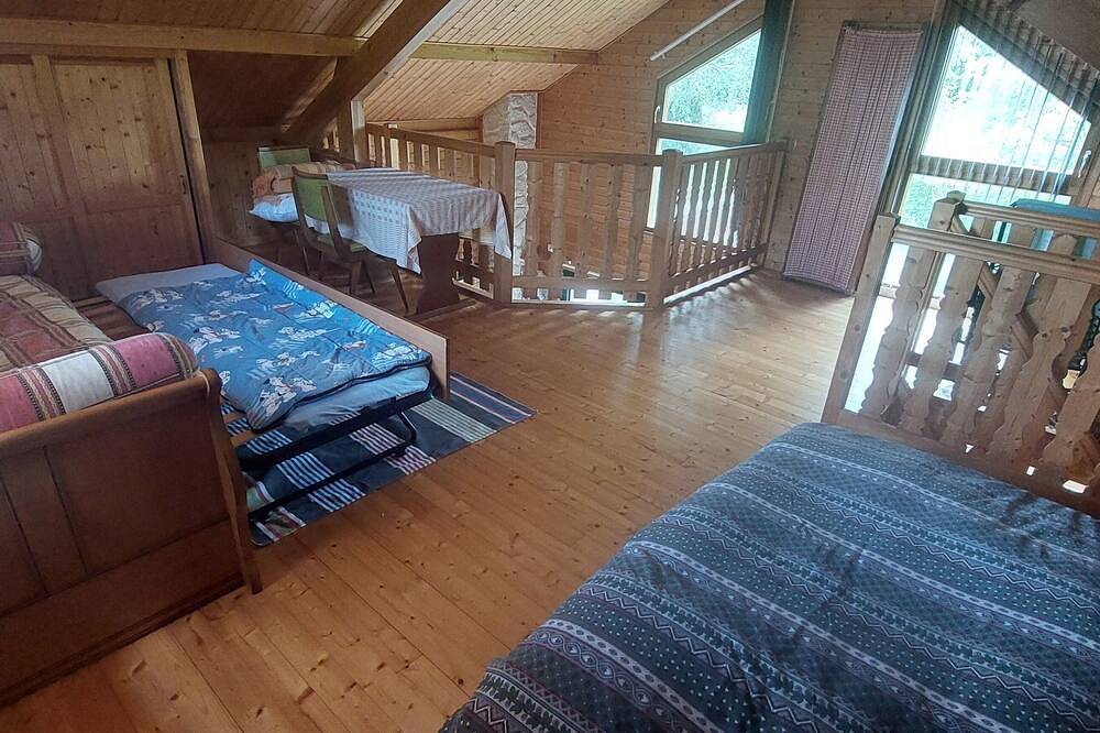 A 15' de Gérardmer Chalet Tout Bois 13 Ares de Jardin Sans vis à vis Plein Sud in Anould, Saint-Dié-des-Vosges