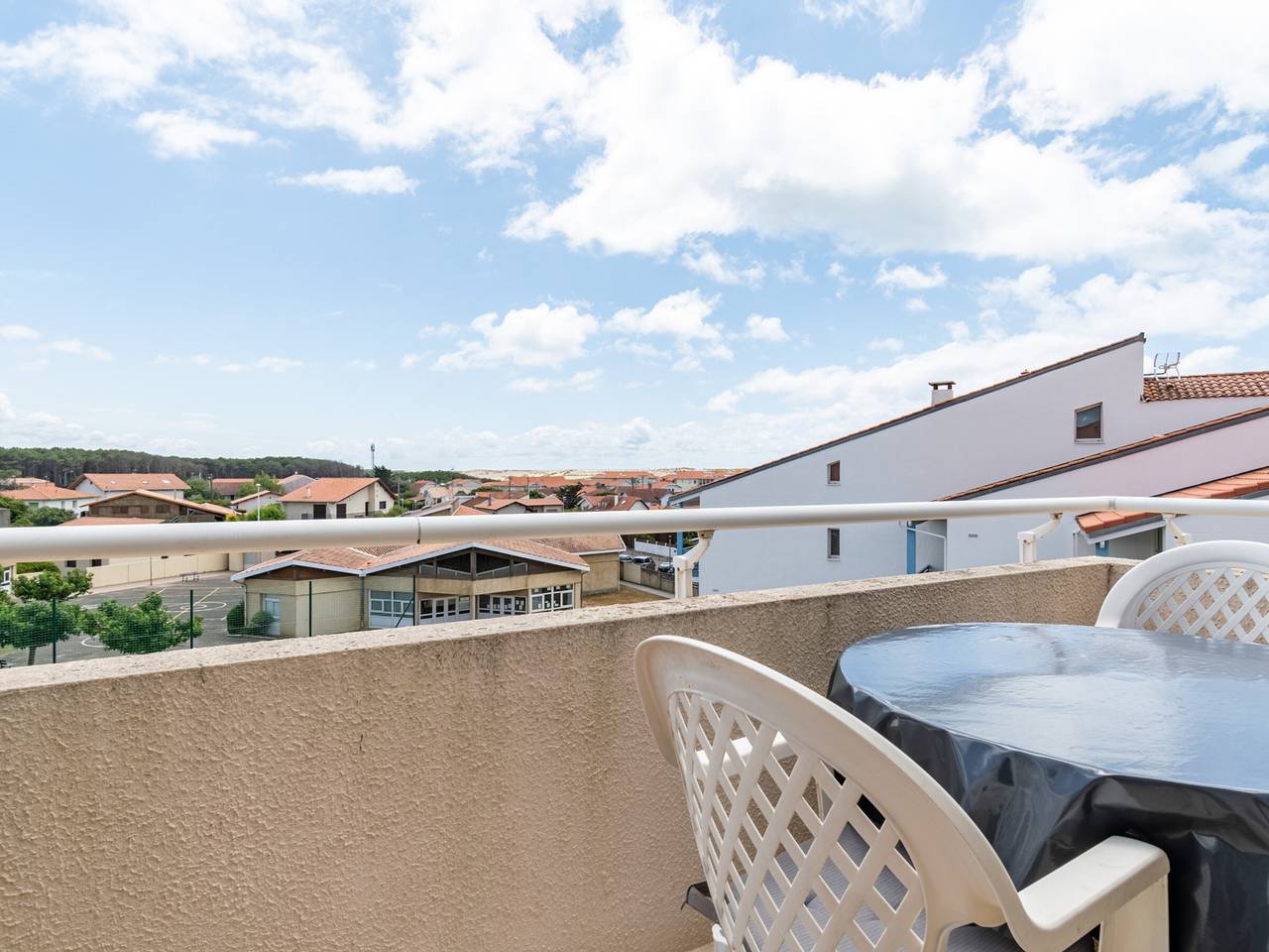 Ganzes Studio, Gemütliches Studio mit Mezzanin und Terrasse für 2 Personen im Herzen von Biscarrosse in Biscarrosse Plage, Biscarrosse