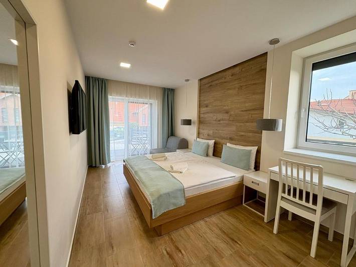 Gästehaus für 15 Personen, mit Terrasse und Whirlpool sowie Garten und Sauna in Csopak