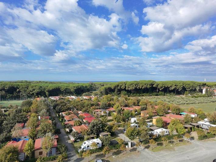 Camping voor 4 personen, met zwembad en tuin in Cecina