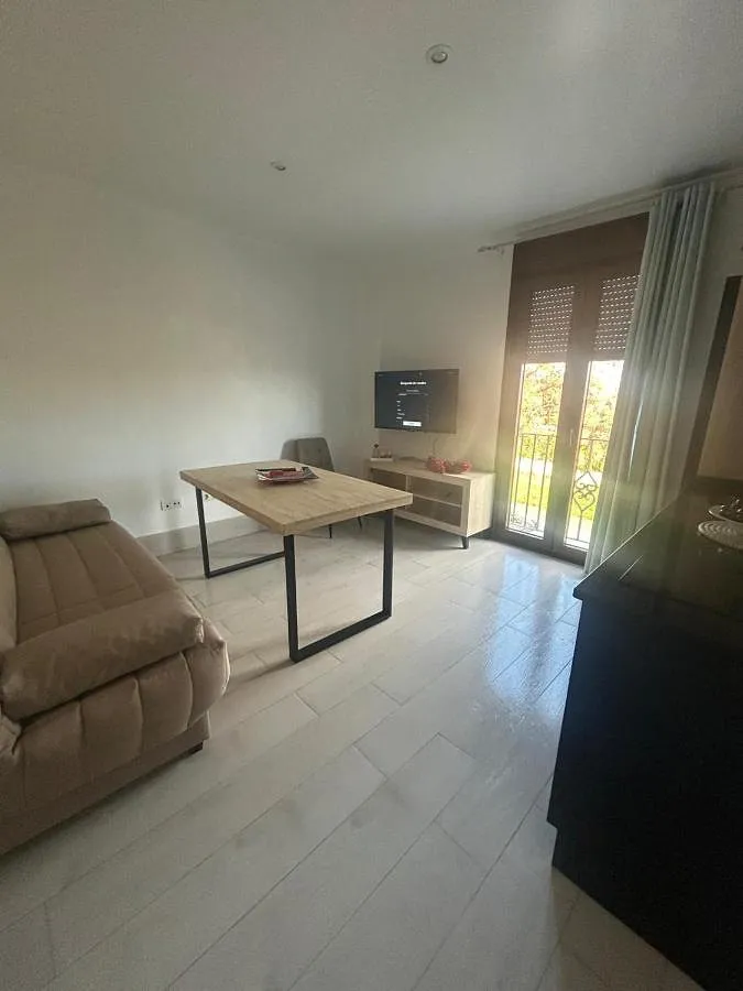 Apartamento de vacaciones para 4 personas, con balcón y piscina - 1