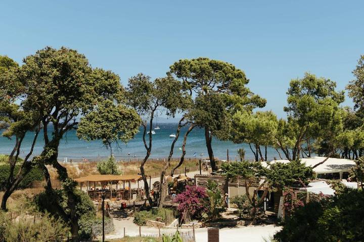 Hôtel pour 2 personnes, avec piscine et jardin dans Plage La Badine - 3
