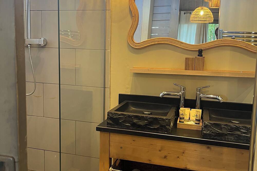 Verde En Casa vista de las colinas in Lagnes, Parque natural regional del Luberon