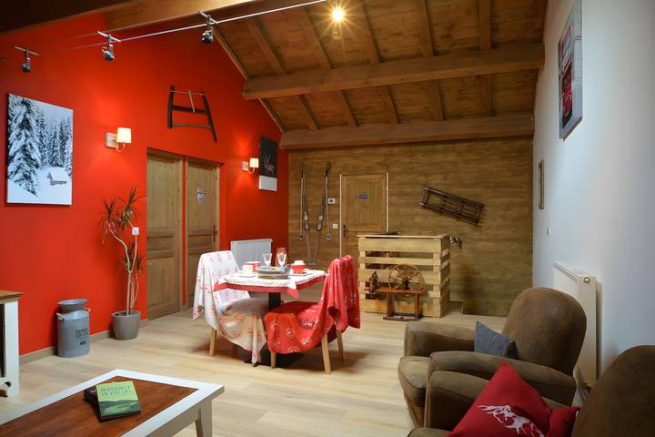 Chambre d’hôtes « La Chambre de Jaxel » avec vue montagne, piscine partagée et Wi-Fi in Saint-Martin-en-Vercors, Parc naturel régional du Vercors
