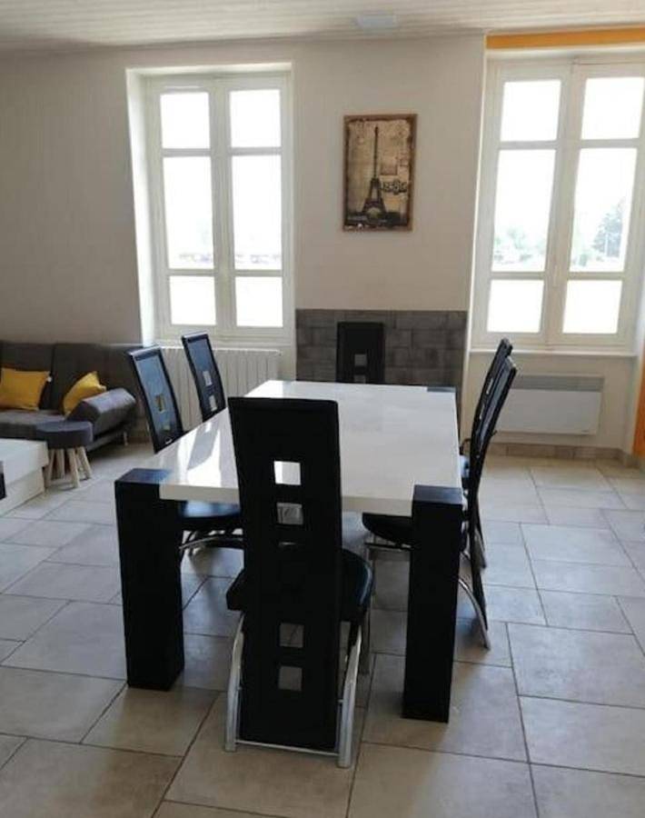 Maison de 100m2 au cœur d'une pension équestre Les Sabots de Nina in Marcollin, Isère