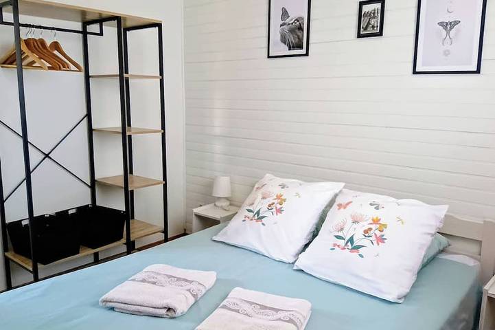 Ganze Wohnung, Butterfly Gite On A 2-Hectare Property in Saint-Antonin-Noble-Val, Quercy