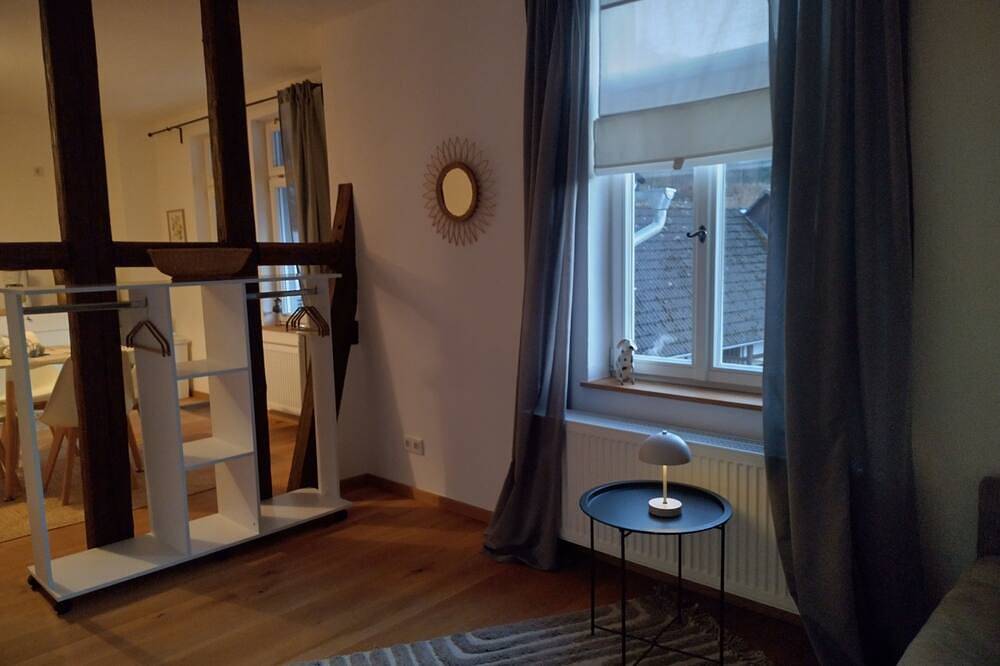Ganze Wohnung, Etzauer Mühle 'mit Balkon' in Weilrod, Hochtaunuskreis