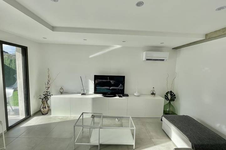 Location de vacances pour 8 personnes, avec jardin et terrasse, animaux acceptés à Saint-Bauzille-de-Putois - 4