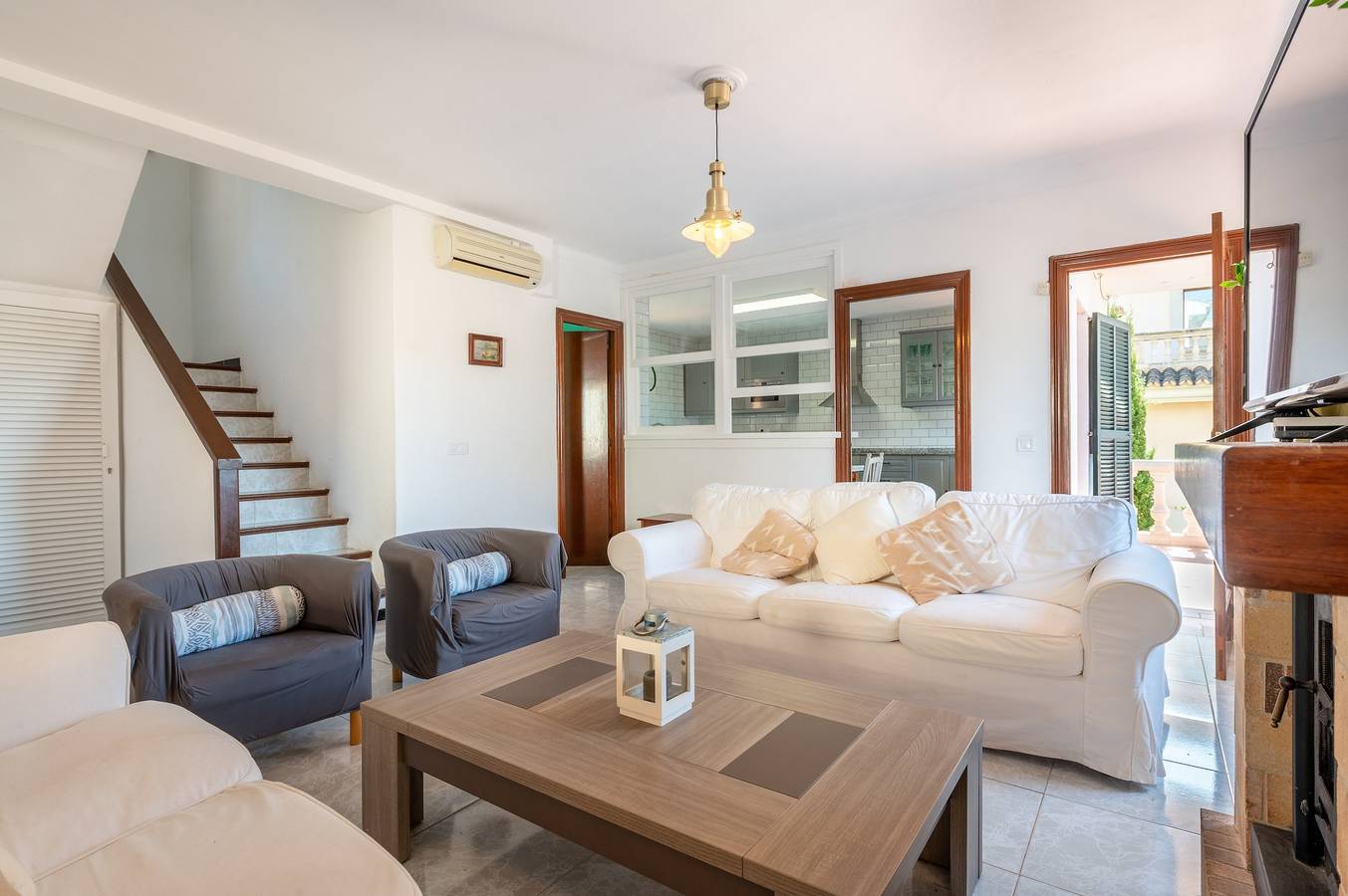 Maison "Shorabaixa" avec piscine, Wi-Fi, climatisation, terrasse & jardin in Portopetro, Santanyí