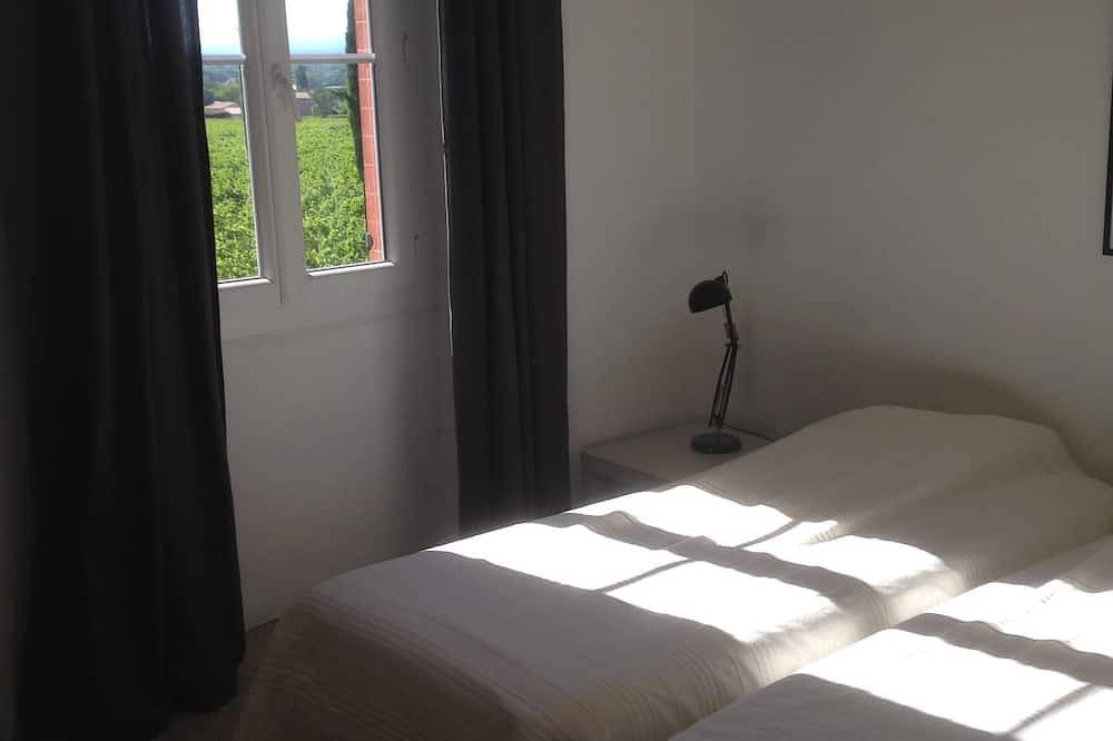 Character house surrounded by vineyards 6 pers in Bollène, Vaucluse