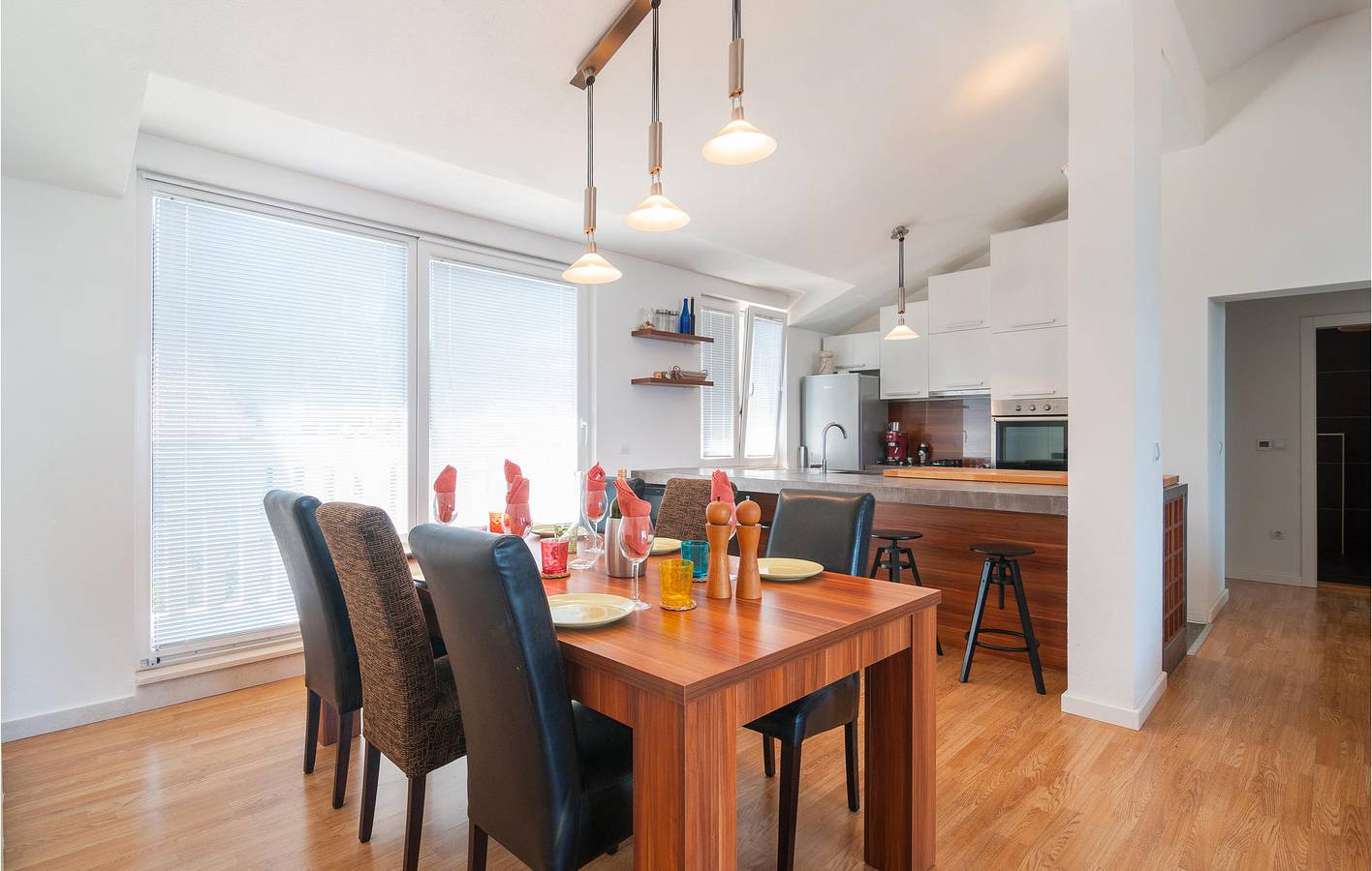 Ganze Ferienwohnung, Gemütliche 190 m² große Wohnung mit WLAN, Klimaanlage und Terrasse – 400 m vom Strand entfernt in Sutivan, Brac