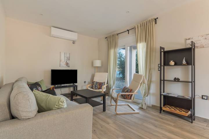 Ferienwohnung für 6 Personen, mit Garten und Kinderpool in Kefalonia