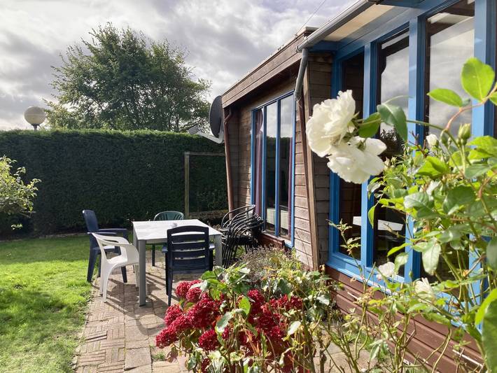Bungalow für 4 Personen, mit Ausblick und Sauna sowie Garten und Seeblick in Friesland - 2
