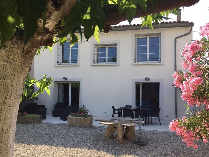 Location de vacances pour 8 personnes, avec piscine ainsi que terrasse et jardin à Olonzac - 2