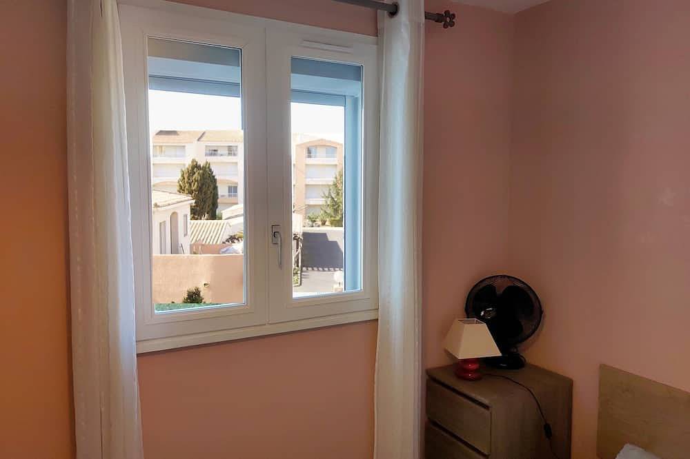 Appartement entier, Lara 1 - Grand T2 Loggia Parking privatif Près port, plage, Ile Loisirs in Cap d'Agde, Agde