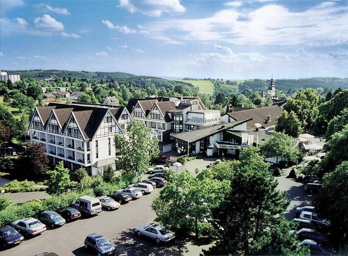 Hotel, mit Terrasse und Garten sowie Sauna in Nümbrecht