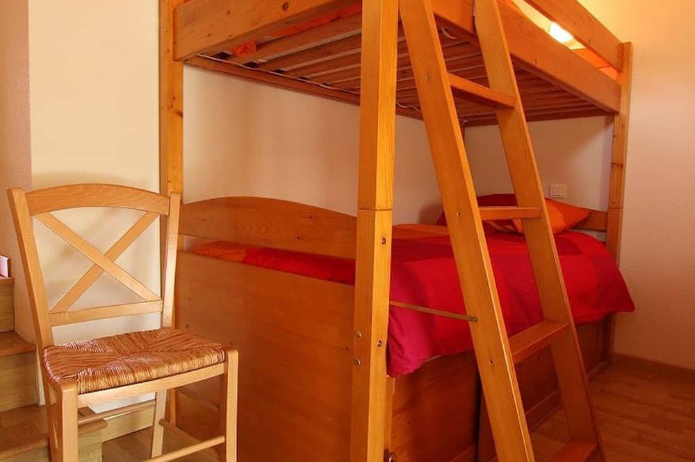 Casa pintoresca con terraza y Bbq, tranquilidad cerca de Langeac in Langeac, Macizo Central