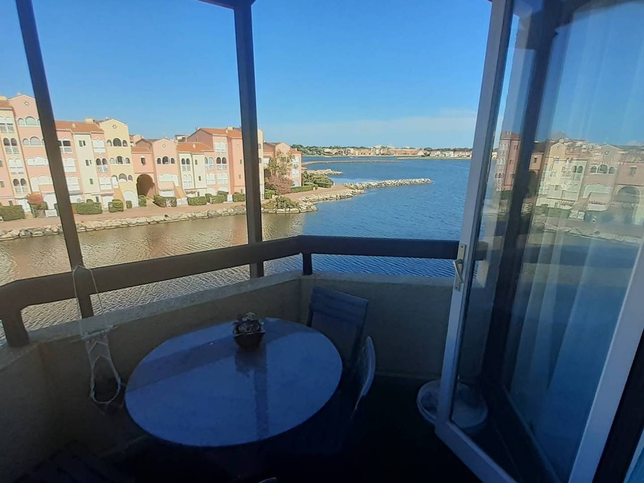 Apartamento entero, Dúplex familiar 2 habitaciones con piscina y estacionamiento, acceso al lago in Le Barcarès, Côte d'Améthyste