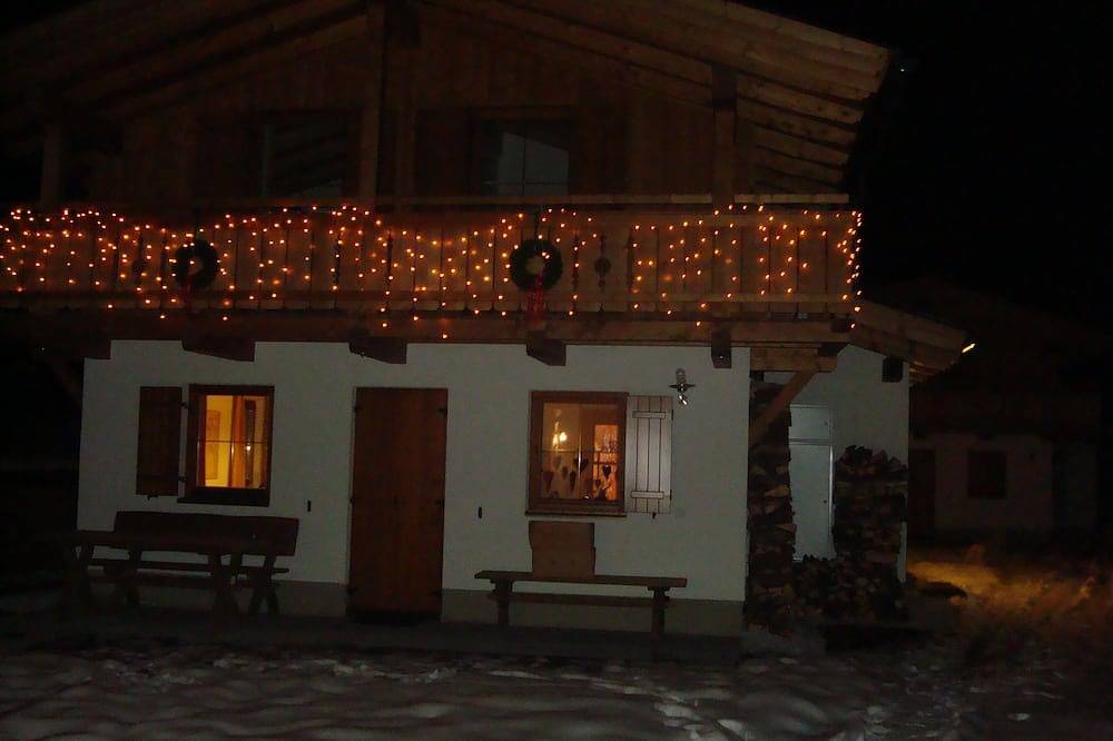Lujoso 10 pers. Almhaus en las inmediaciones del remonte y la pista de esquí de fondo a 1.700 m. in Hochkrimml, Krimml