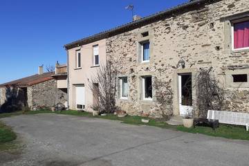 Gîte pour 4 personnes, avec balcon et jardin à Les Brunels