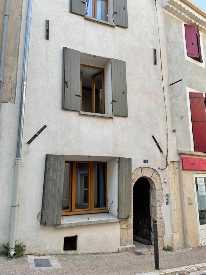 Appartement entier, Two-Bedroom Apartment in Rians, Région de Brignoles