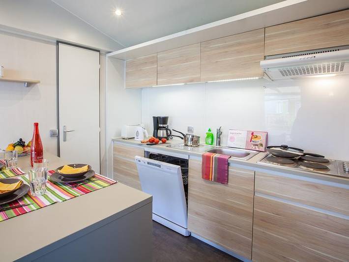 Mobil home pour 6 personnes, avec sauna et bassin pour enfant dans Plage De L Arnerault La Flotte - 3