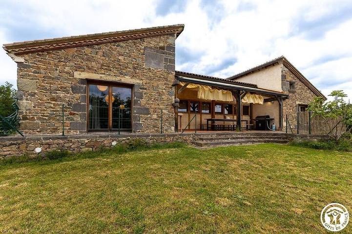Location de vacances pour 6 personnes, avec Balcon et Jardin dans Montcel (Puy-de-Dôme)